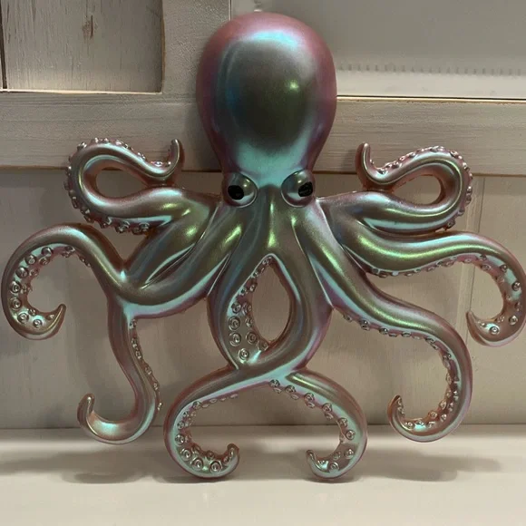 Handmade Resin Octopus Wall Decor 8.46”x 9.44” - Picture 5 of 8